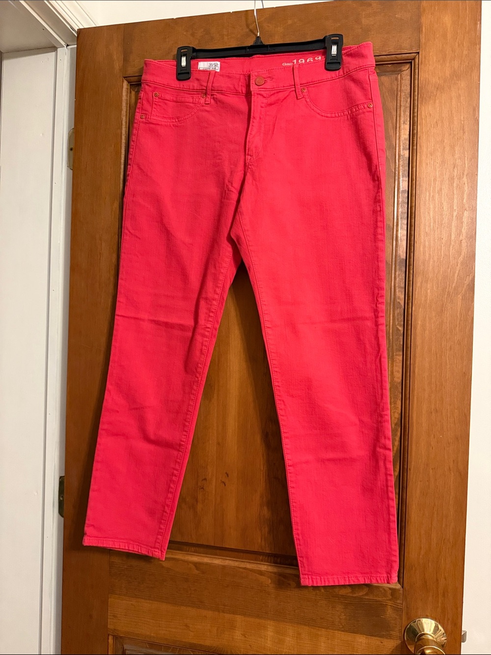 GAP Women's Skinny Jeans in Bright Coral Red